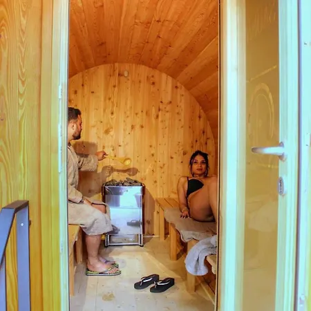 Rifugio Divino Dormire In Botte Glamping Nella Tenuta Vitivinicola خيمة فخمة
